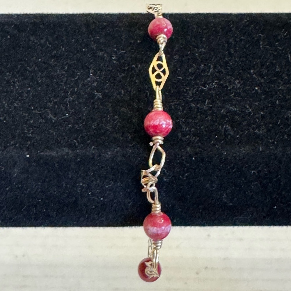 Vintage 14K Gold Filled Burgundy Gemstone Beaded Bracelet 7" Classic Casual